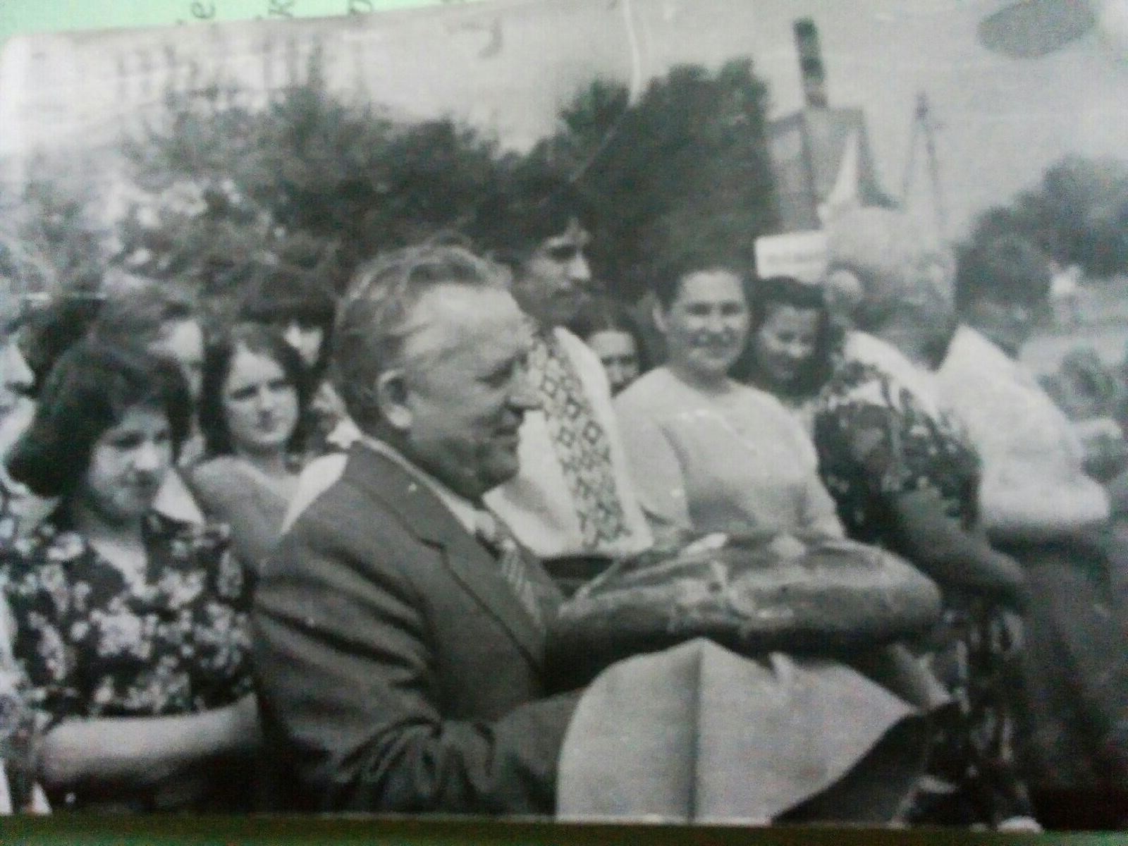 Иван Петрович Шамякин среди земляков, 80-е годы